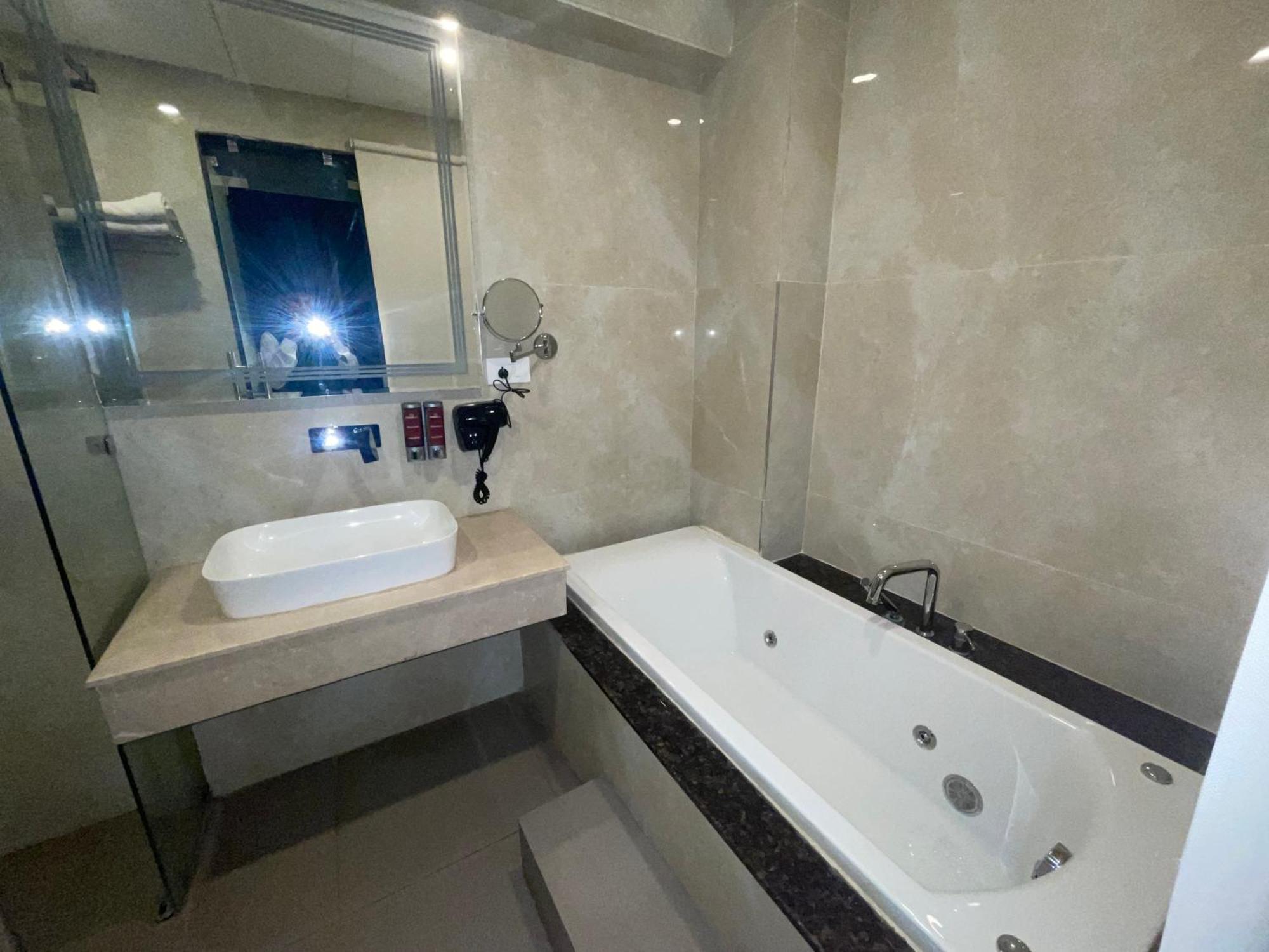 Pride Hotel And Resort Rishīkesh Εξωτερικό φωτογραφία